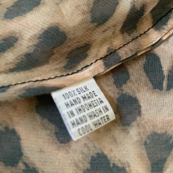 Lovers and Drifters Leopard Silk Dress - Picture 12 of 12